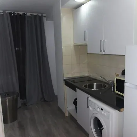 Estudio En Plaza Vara Del Rey Madrid Exterior photo