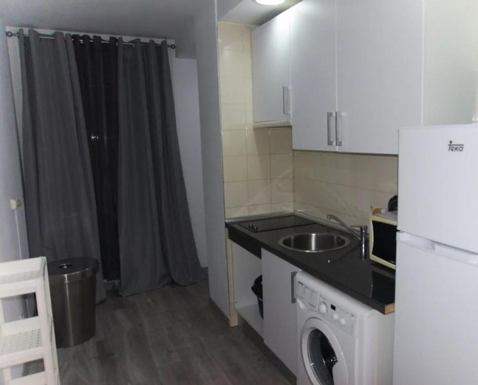 Estudio En Plaza Vara Del Rey Appartement