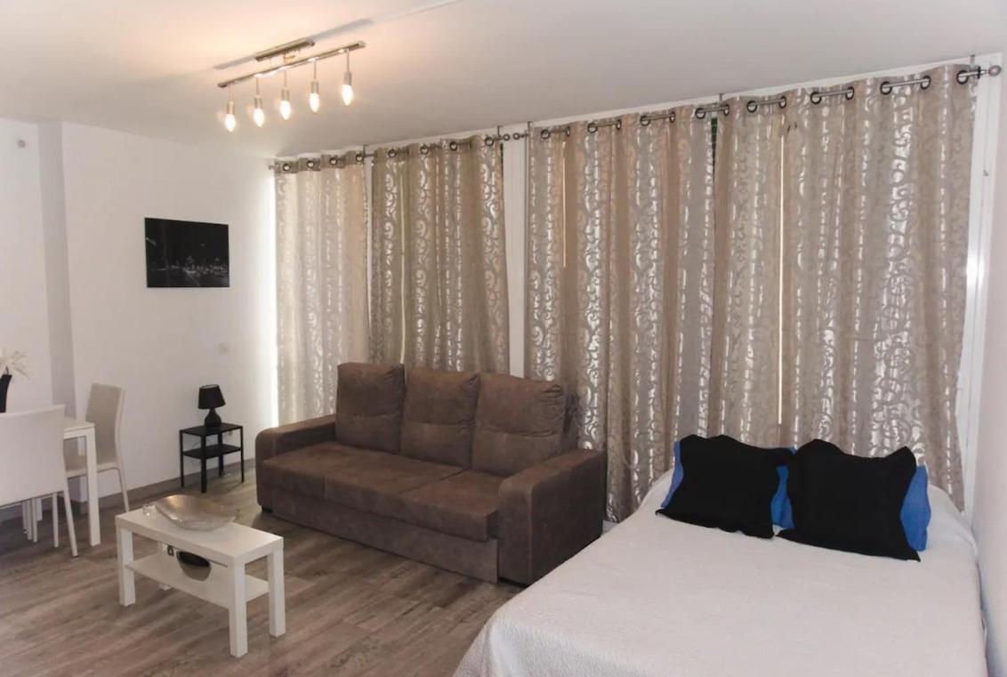Estudio En Plaza Vara Del Rey Appartement